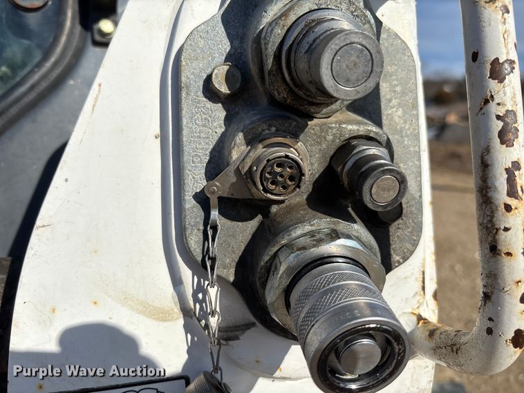 image for item FB2989 2016 Bobcat T750 tracked skid steer loader