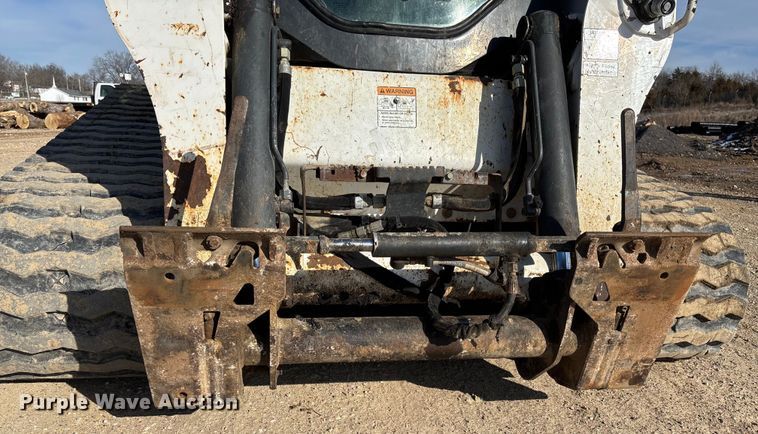 image for item FB2989 2016 Bobcat T750 tracked skid steer loader