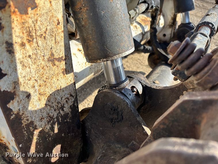 image for item FB2989 2016 Bobcat T750 tracked skid steer loader