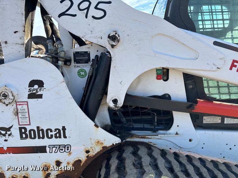image for item FB2989 2016 Bobcat T750 tracked skid steer loader