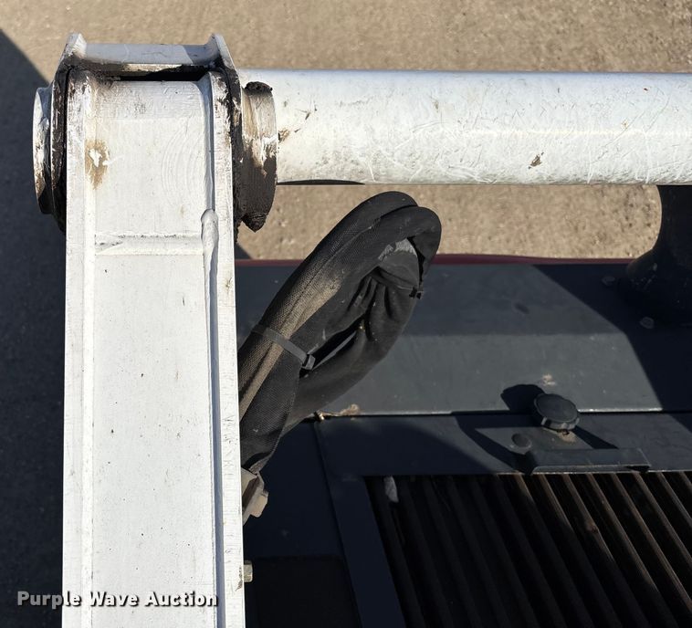 image for item FB2989 2016 Bobcat T750 tracked skid steer loader