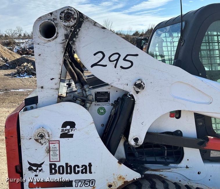 image for item FB2989 2016 Bobcat T750 tracked skid steer loader