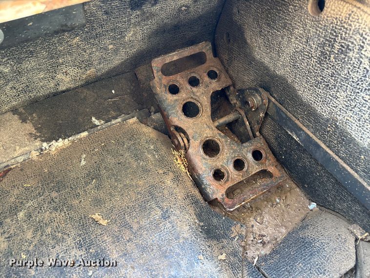 image for item FB2989 2016 Bobcat T750 tracked skid steer loader