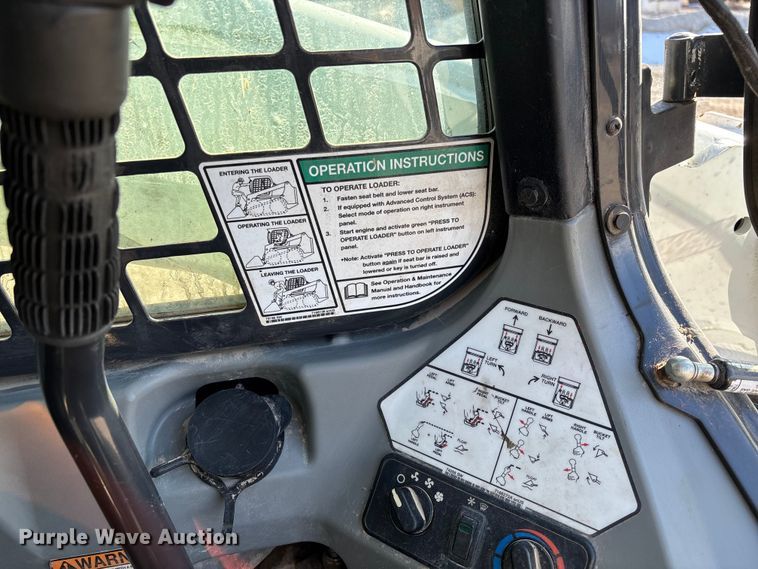 image for item FB2989 2016 Bobcat T750 tracked skid steer loader