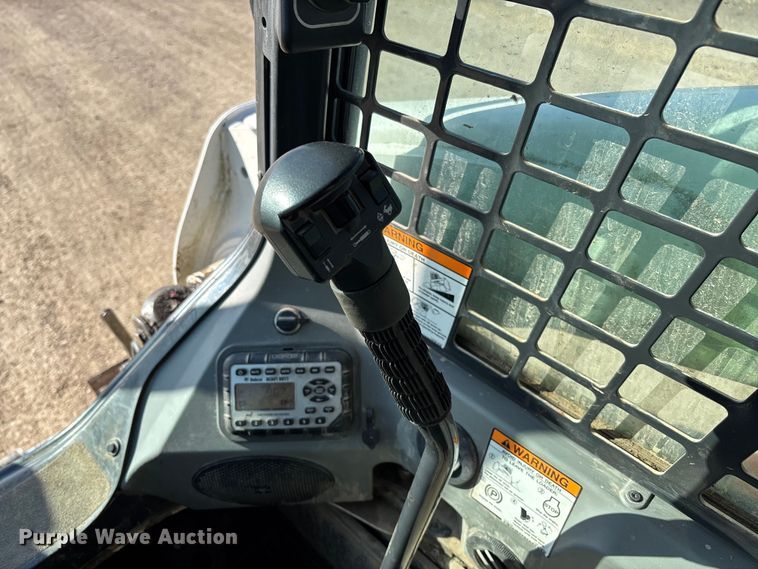 image for item FB2989 2016 Bobcat T750 tracked skid steer loader