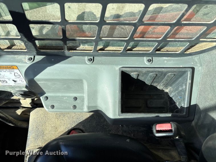 image for item FB2989 2016 Bobcat T750 tracked skid steer loader