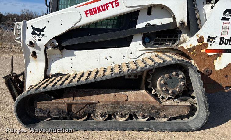 image for item FB2989 2016 Bobcat T750 tracked skid steer loader