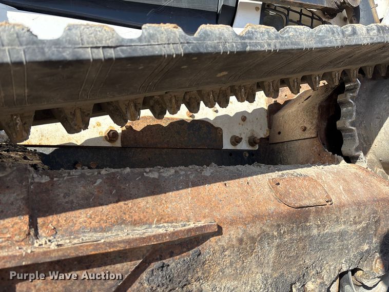 image for item FB2989 2016 Bobcat T750 tracked skid steer loader