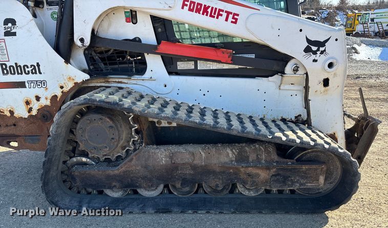 image for item FB2989 2016 Bobcat T750 tracked skid steer loader