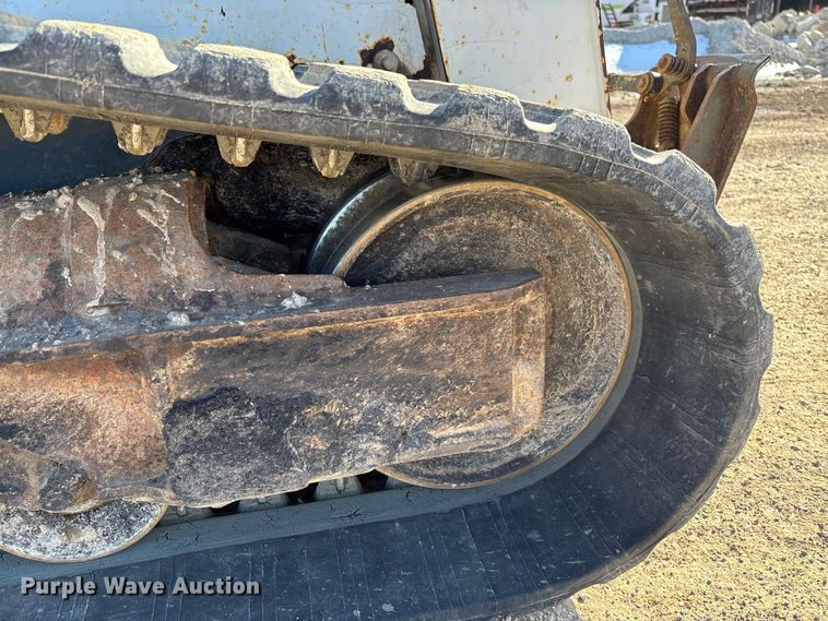 image for item FB2989 2016 Bobcat T750 tracked skid steer loader