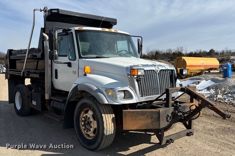 image for item FB2990 2007 International 7500 SFA dump truck