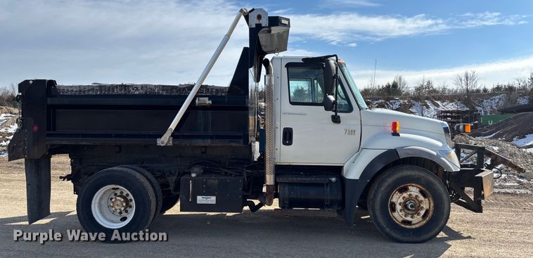 image for item FB2990 2007 International 7500 SFA dump truck