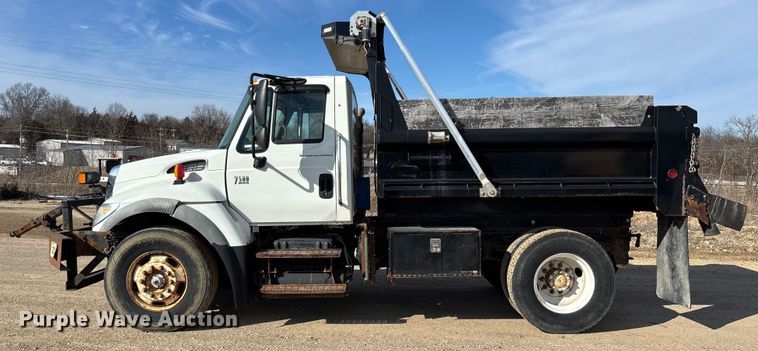 image for item FB2990 2007 International 7500 SFA dump truck