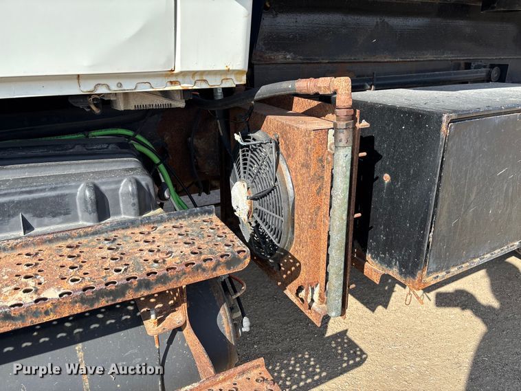 image for item FB2990 2007 International 7500 SFA dump truck