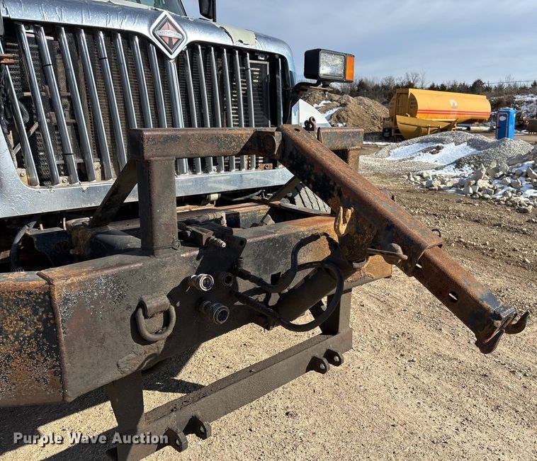 image for item FB2990 2007 International 7500 SFA dump truck