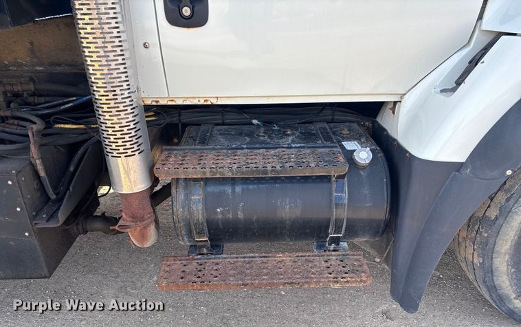 image for item FB2990 2007 International 7500 SFA dump truck