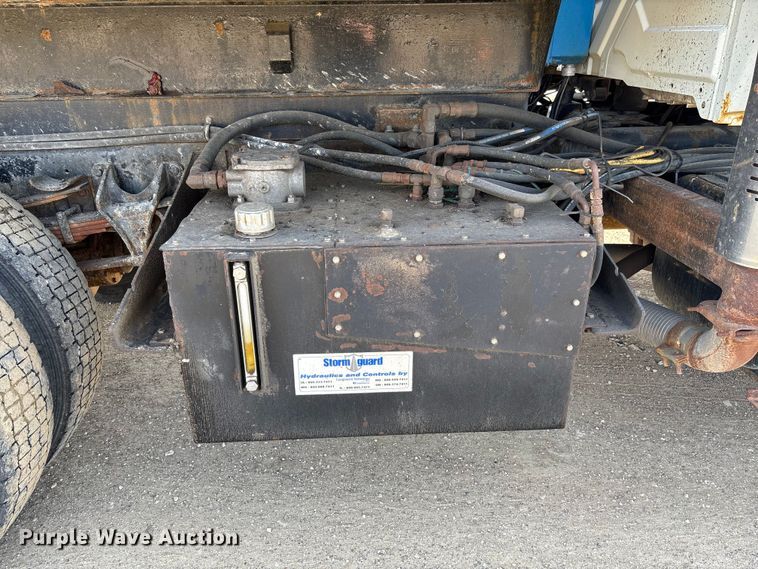 image for item FB2990 2007 International 7500 SFA dump truck