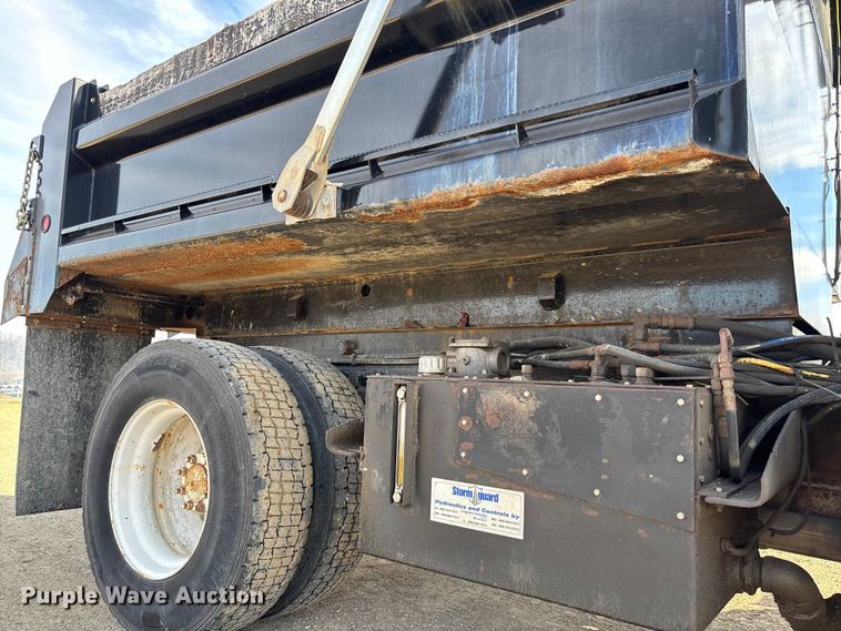 image for item FB2990 2007 International 7500 SFA dump truck