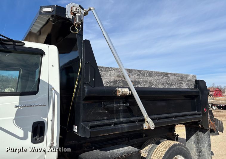 image for item FB2990 2007 International 7500 SFA dump truck
