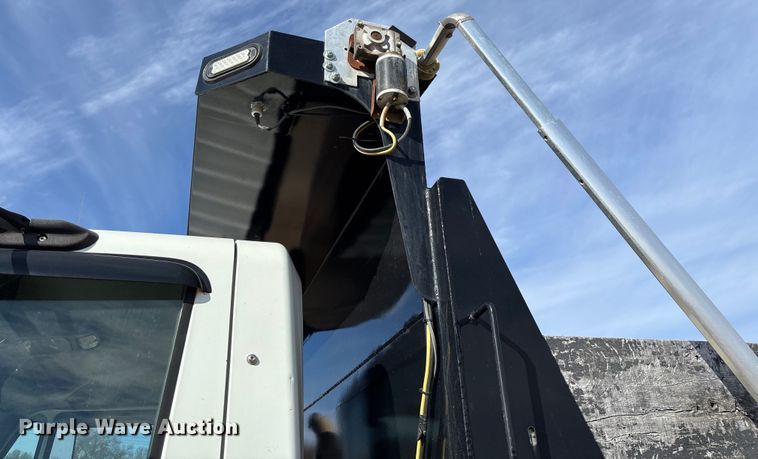 image for item FB2990 2007 International 7500 SFA dump truck