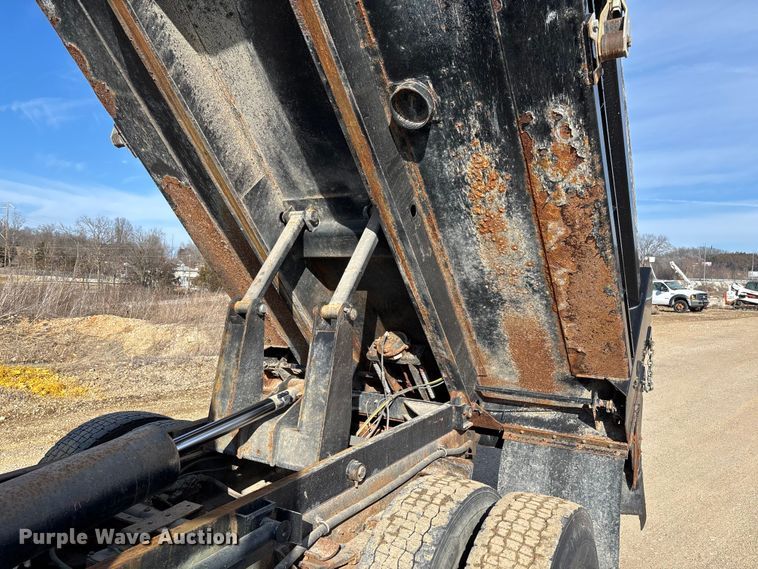 image for item FB2990 2007 International 7500 SFA dump truck