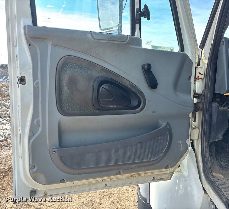 image for item FB2990 2007 International 7500 SFA dump truck