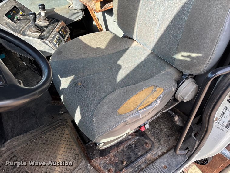 image for item FB2990 2007 International 7500 SFA dump truck