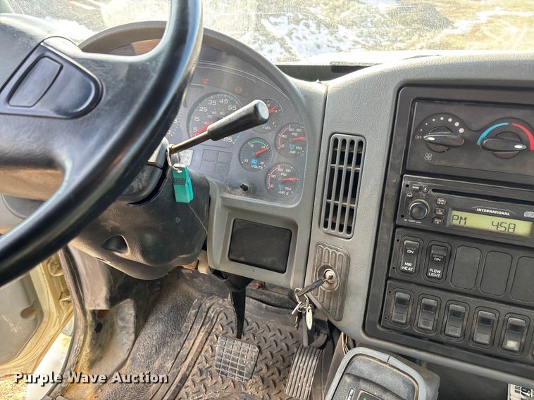 image for item FB2990 2007 International 7500 SFA dump truck