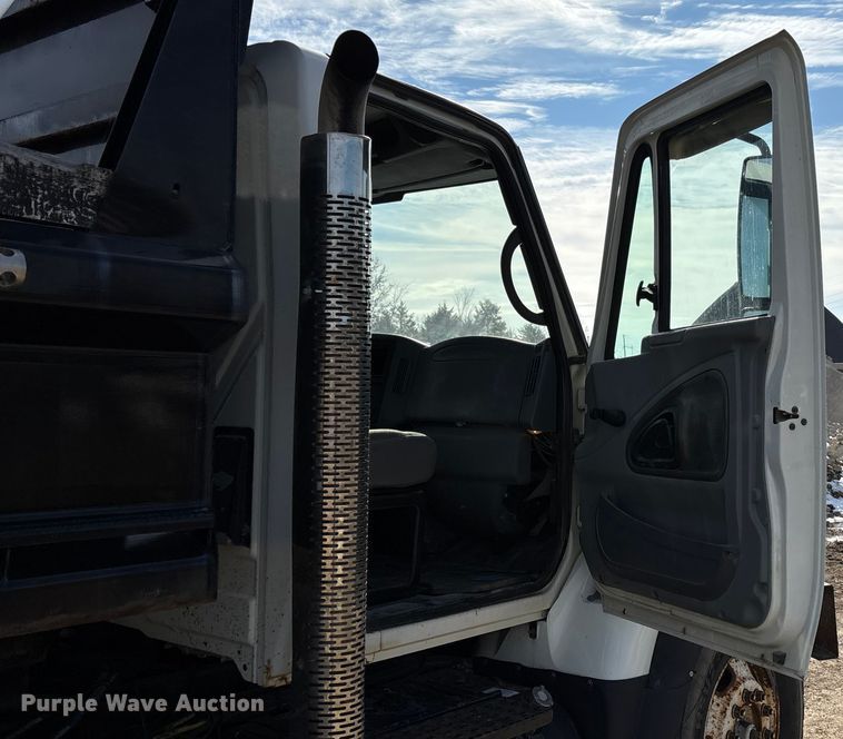 image for item FB2990 2007 International 7500 SFA dump truck