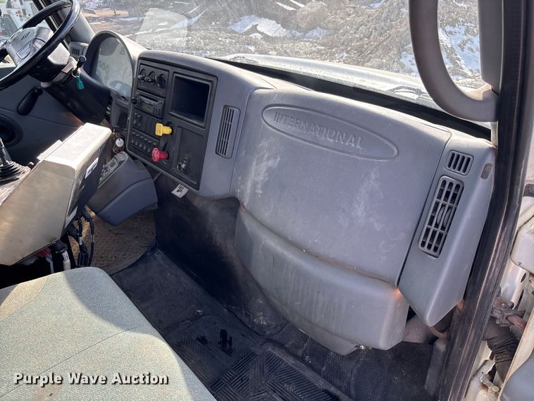 image for item FB2990 2007 International 7500 SFA dump truck