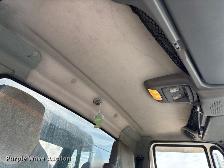 image for item FB2990 2007 International 7500 SFA dump truck