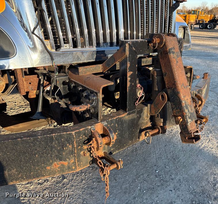 image for item FB2992 2005 International 7400 dump truck