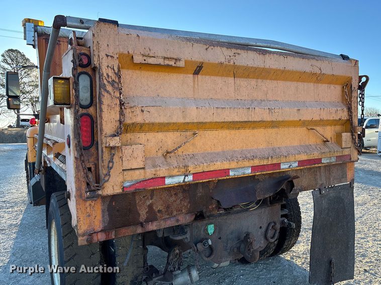 image for item FB2992 2005 International 7400 dump truck