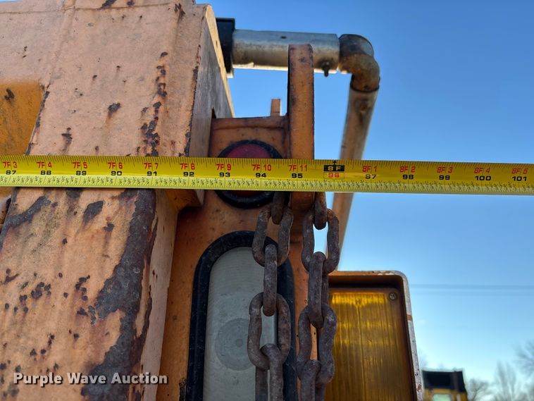 image for item FB2992 2005 International 7400 dump truck