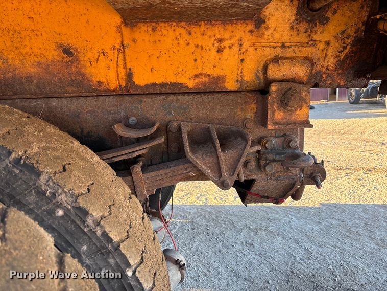 image for item FB2992 2005 International 7400 dump truck