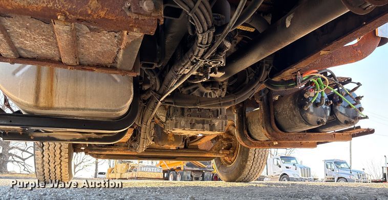 image for item FB2992 2005 International 7400 dump truck