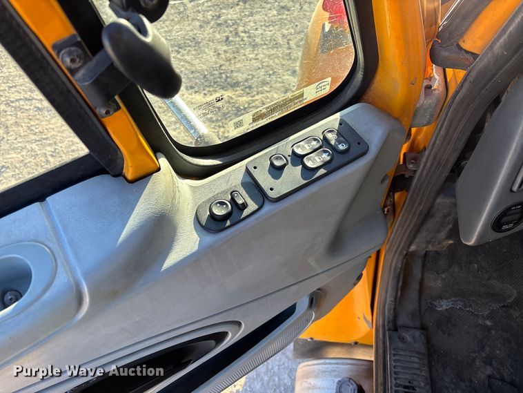 image for item FB2992 2005 International 7400 dump truck