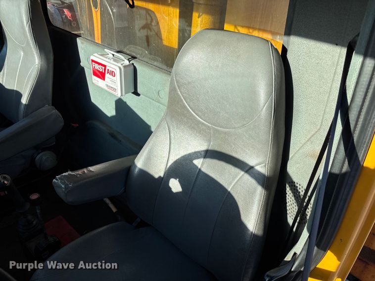 image for item FB2992 2005 International 7400 dump truck