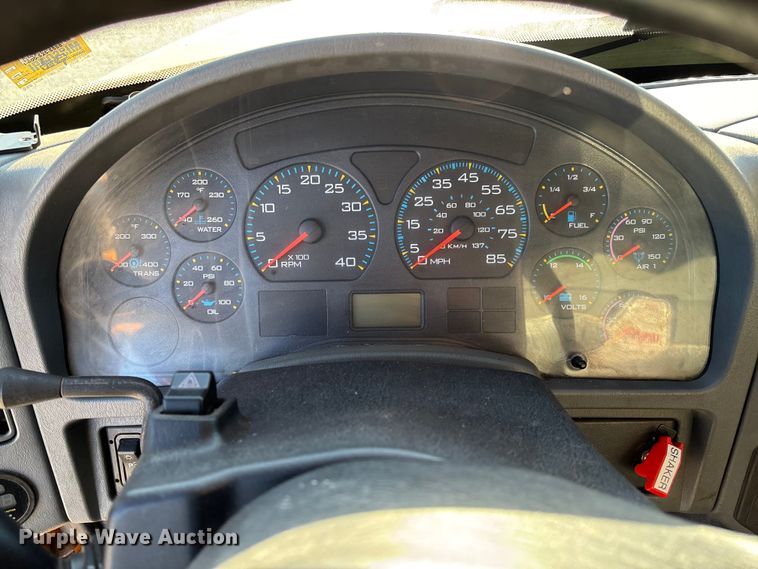 image for item FB2992 2005 International 7400 dump truck