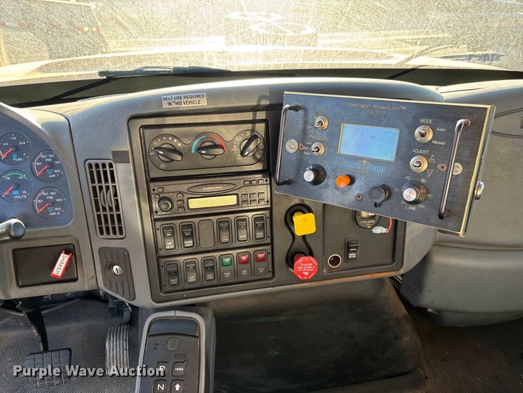 image for item FB2992 2005 International 7400 dump truck