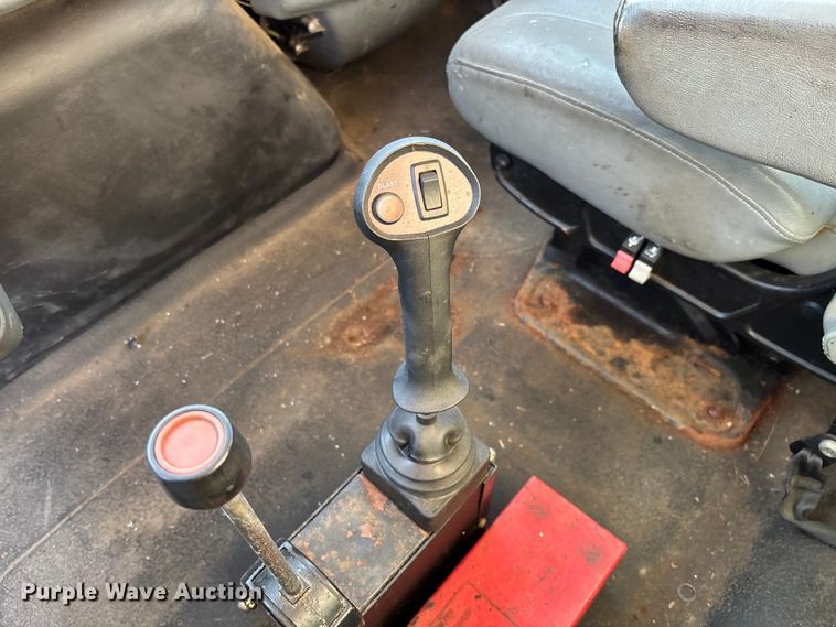 image for item FB2992 2005 International 7400 dump truck