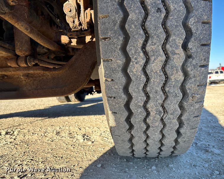 image for item FB2992 2005 International 7400 dump truck