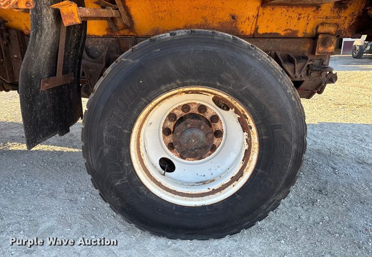 image for item FB2992 2005 International 7400 dump truck