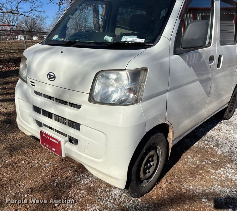 image for item FB2995 Daihatsu Hijet mini truck