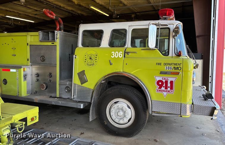 image for item FB2996 1980 Ford 8000 pumper fire truck