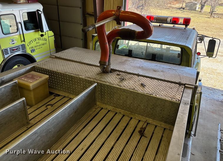 image for item FB2996 1980 Ford 8000 pumper fire truck