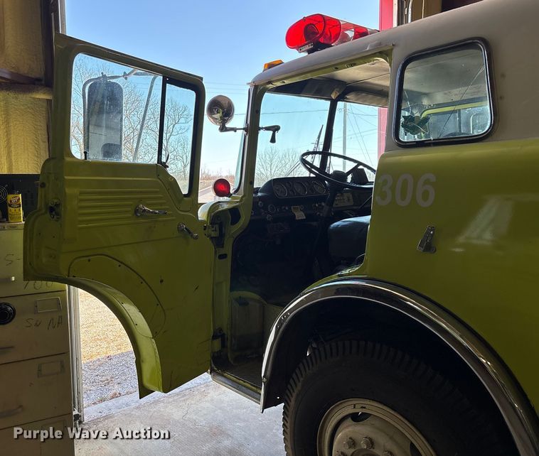 image for item FB2996 1980 Ford 8000 pumper fire truck