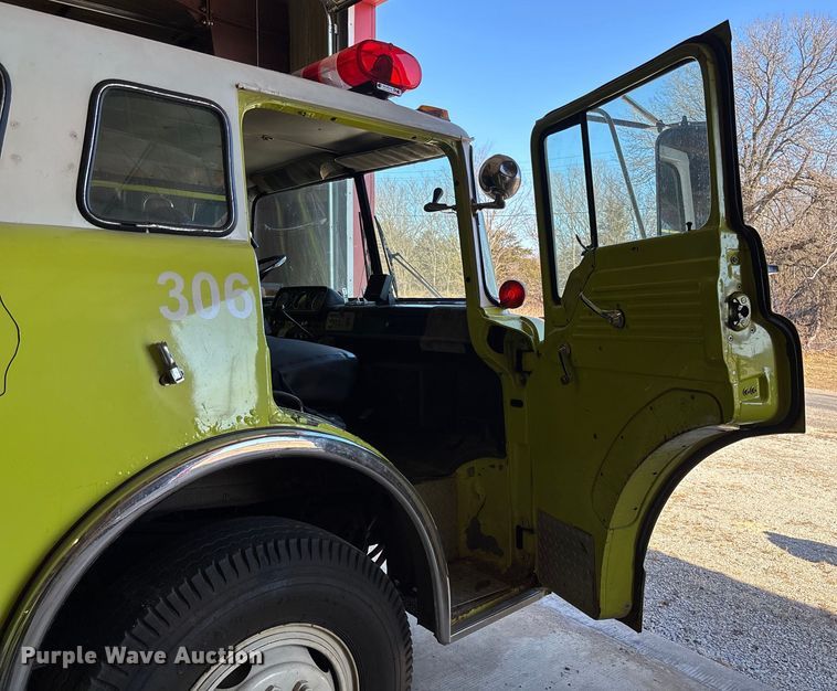 image for item FB2996 1980 Ford 8000 pumper fire truck