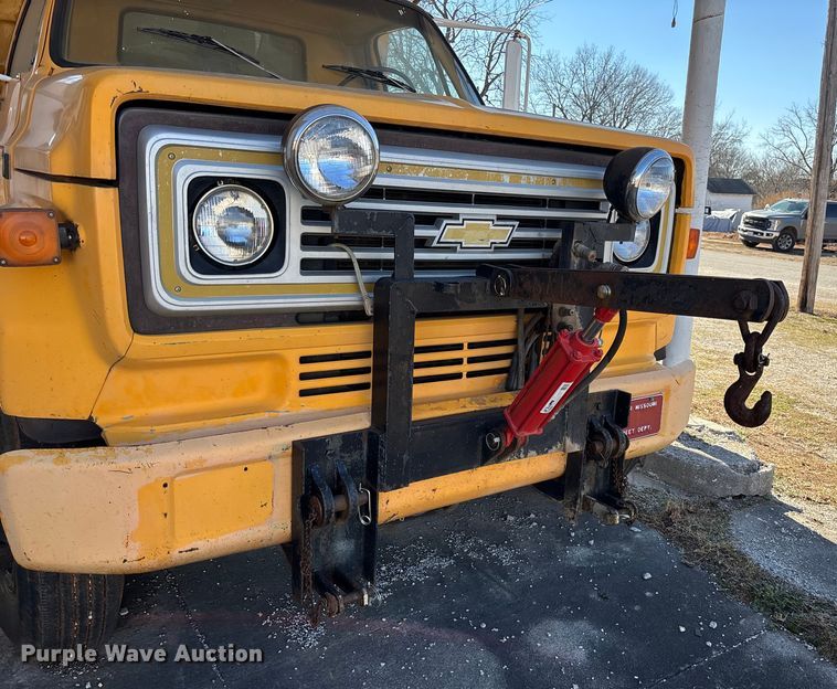 image for item FB2997 1987 Chevrolet C70 dump truck