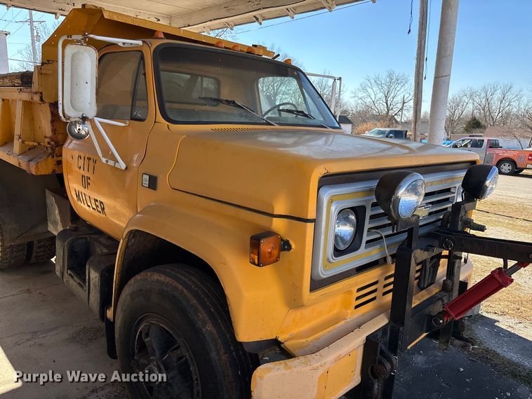image for item FB2997 1987 Chevrolet C70 dump truck